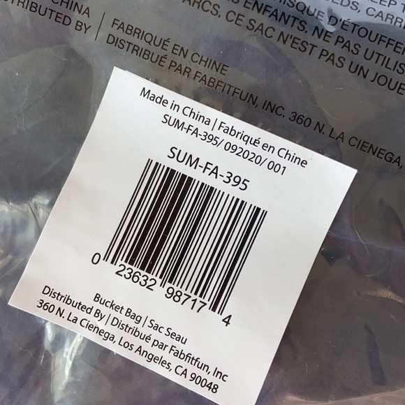 3/$30✨ Black bucket bag - Picture 4 of 4